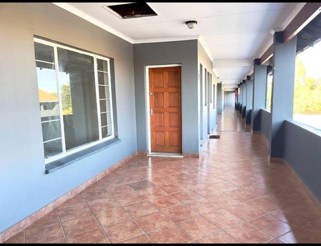 2 BEDROOM APARTMENT FOR SALE IN RAVENSWOOD